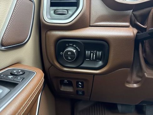 Used 2022 RAM 1500 Laramie AWD/4WD image 17