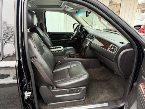 Used 2013 GMC Yukon XL Denali image 13