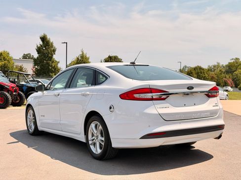 Used 2018 Ford Fusion SE w/ Equipment Group 602A FWD image 10