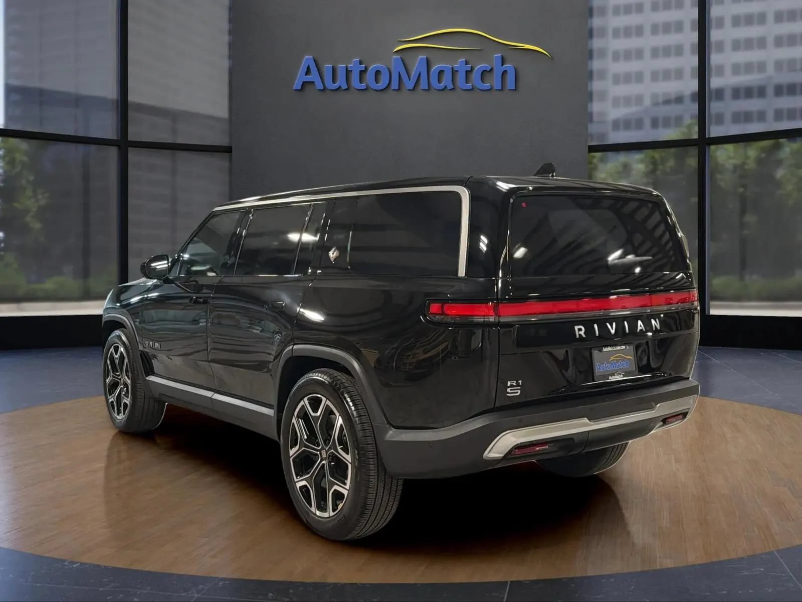 Used 2025 Rivian R1S Adventure Dual AWD/4WD image 8