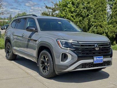 New 2025 Volkswagen Atlas Peak Edition SE
