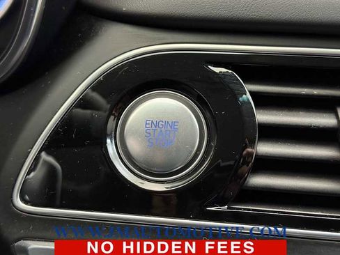 Used 2022 Genesis G70 2.0T image 42