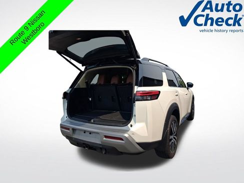 Used 2023 Nissan Pathfinder Platinum AWD/4WD image 8