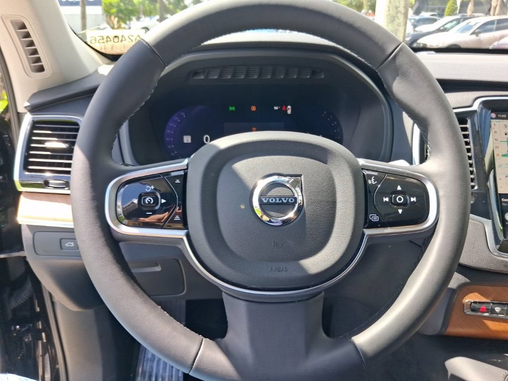 Certified 2024 Volvo XC90 B5 Plus w/ Protection Package Premier AWD/4WD image 17