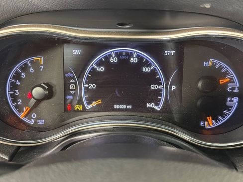 Used 2017 Jeep Grand Cherokee Limited image 29