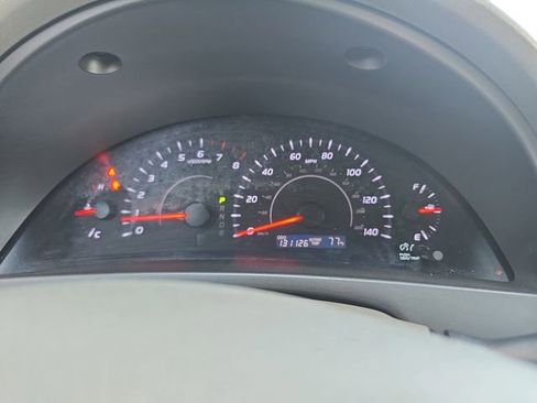 Used 2010 Toyota Camry LE FWD image 9