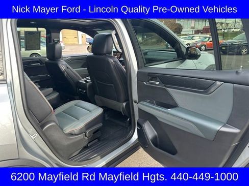 Used 2024 GMC Acadia AT4 w/ Luxury Package image 29