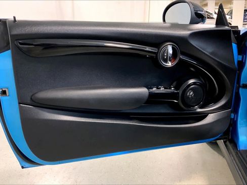 Used 2019 MINI Cooper S w/ Signature Upholstery Package image 21