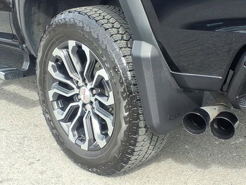 Used 2024 GMC Canyon Denali image 11