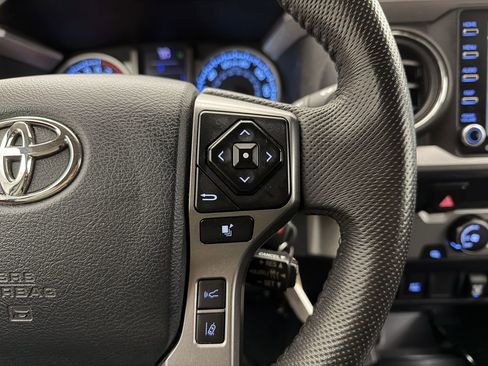 Used 2020 Toyota Tacoma SR5 image 10