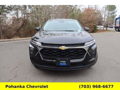 Certified 2024 Chevrolet Trax LS w/ Driver Confidence Package image 2