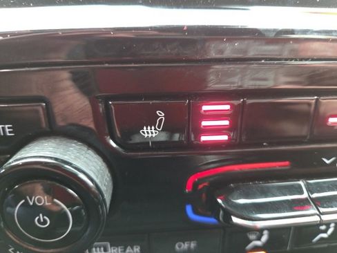 Used 2023 Jeep Grand Cherokee Altitude image 7