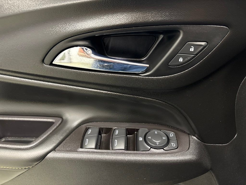 Used 2021 Chevrolet Equinox Premier AWD/4WD image 15