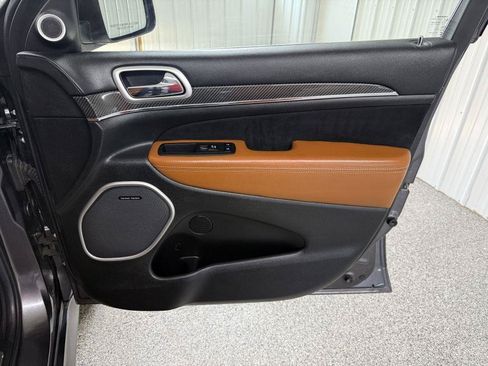 Used 2015 Jeep Grand Cherokee SRT AWD/4WD image 40