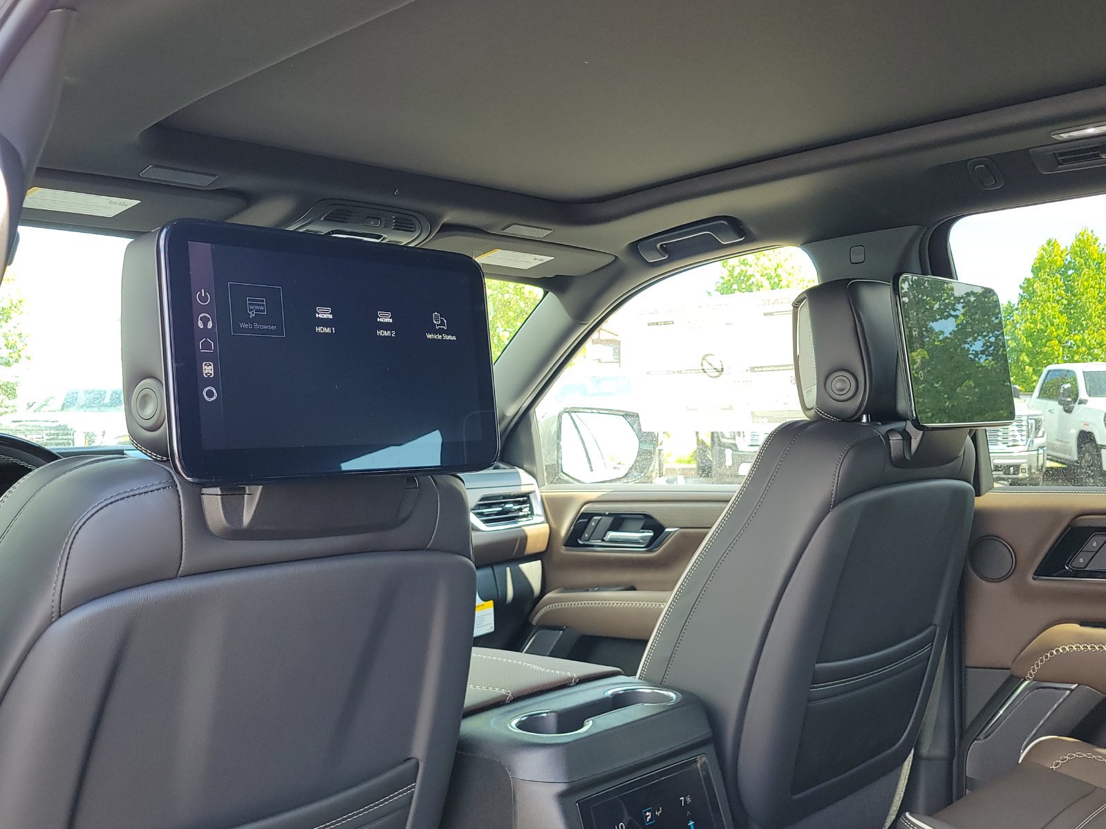 New 2026 GMC Yukon XL Denali Ultimate AWD/4WD image 8