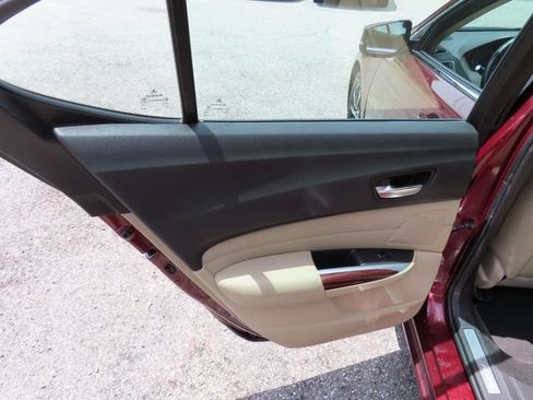 Used 2016 Acura TLX w/ Technology Package FWD image 8