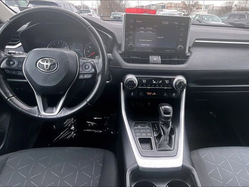 Used 2020 Toyota RAV4 XLE w/ Convenience Package image 14