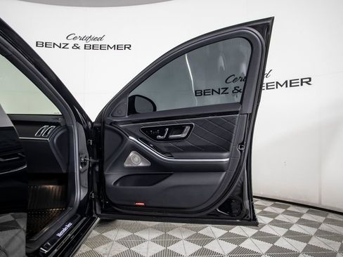 Used 2025 Mercedes-Benz S 580 4MATIC Sedan image 19