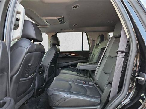 Used 2015 Cadillac Escalade Luxury AWD/4WD image 13