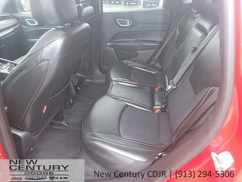 Used 2023 Jeep Compass Trailhawk image 13