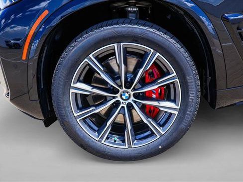 Used 2026 BMW X5 xDrive40i w/ M Sport Package AWD/4WD image 9