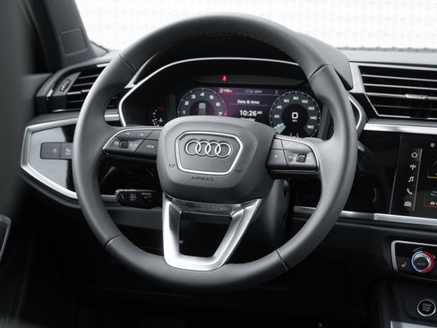 New 2025 Audi Q3 2.0T Premium image 9