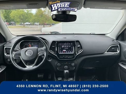 Used 2019 Jeep Cherokee Limited AWD/4WD image 14