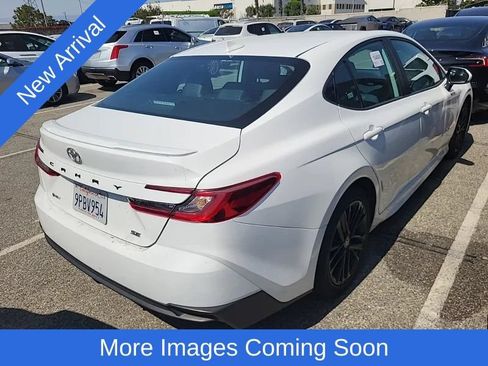 Used 2025 Toyota Camry SE FWD image 2