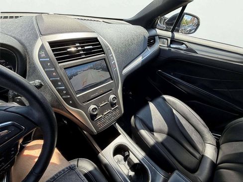 Used 2017 Lincoln MKC Premiere FWD image 19