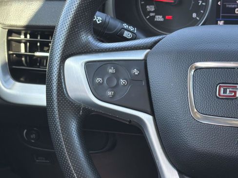 Used 2024 GMC Terrain SLE image 9