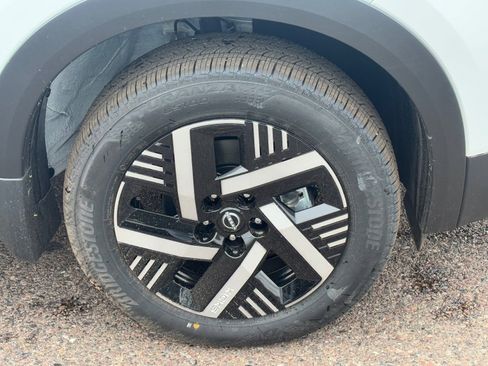 New 2026 Nissan Kicks SV image 10