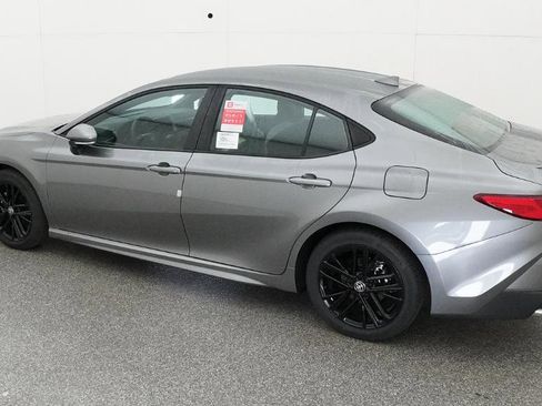 New 2026 Toyota Camry SE image 4