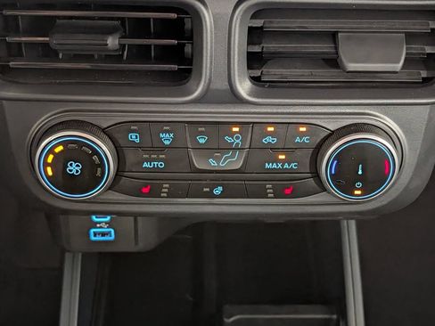 Certified 2024 Ford Maverick Lariat w/ Black Appearance Package FWD image 16