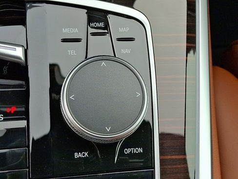 New 2026 BMW X5 xDrive40i w/ M Sport Package image 17