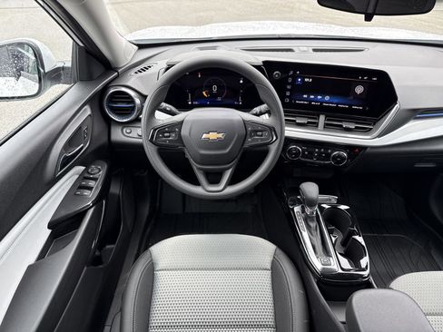 New 2026 Chevrolet Trax LT w/ LPO, Blackout Package image 13