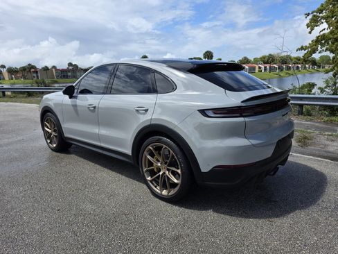 Used 2024 Porsche Cayenne Turbo GT image 2