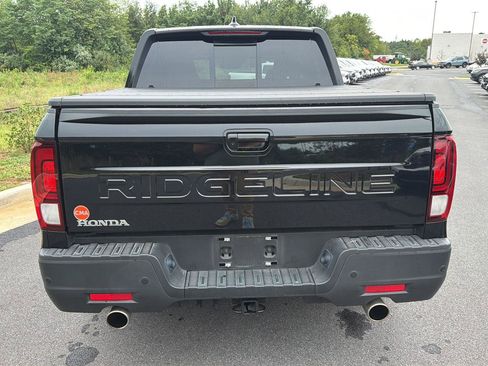 Used 2025 Honda Ridgeline Black Edition image 2