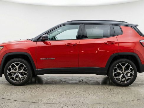 Used 2025 Jeep Compass Limited image 5