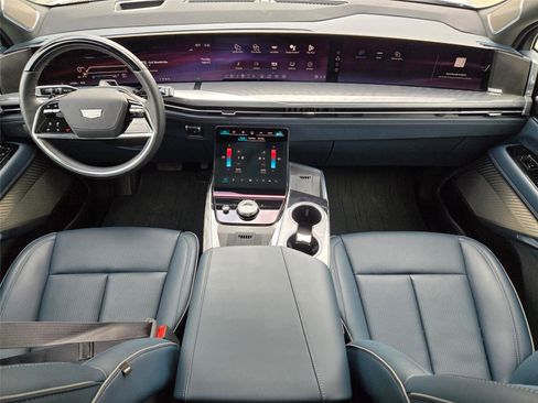 Certified 2025 Cadillac Escalade IQ Luxury 2 w/ LPO, Premium Carpet Package AWD/4WD image 13