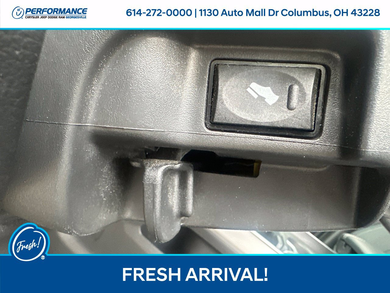 Used 2024 RAM 2500 Big Horn w/ Night Edition AWD/4WD image 19