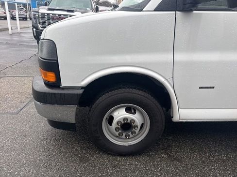 New 2025 GMC Savana 3500 w/ Power Convenience Package image 18