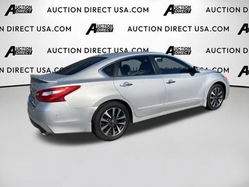 Used 2016 Nissan Altima 2.5 SL w/ 2.5 Technology Package image 6