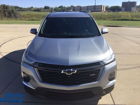 Used 2023 Chevrolet Traverse RS image 12