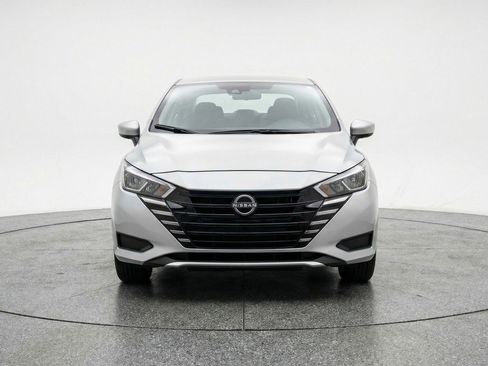 Used 2025 Nissan Versa SV FWD image 2