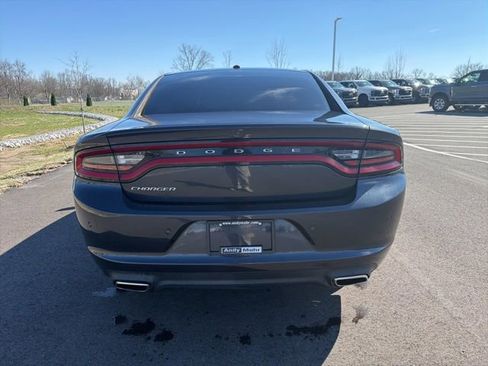 Used 2019 Dodge Charger SXT w/ Leather Interior Group image 7
