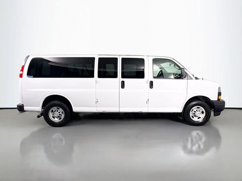 Used 2019 Chevrolet Express 3500 LS RWD image 5