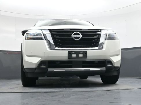 Used 2024 Nissan Pathfinder SL image 45