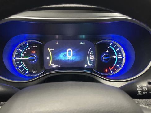 Used 2020 Chrysler Pacifica Limited w/ Advanced Safetytec Group image 18