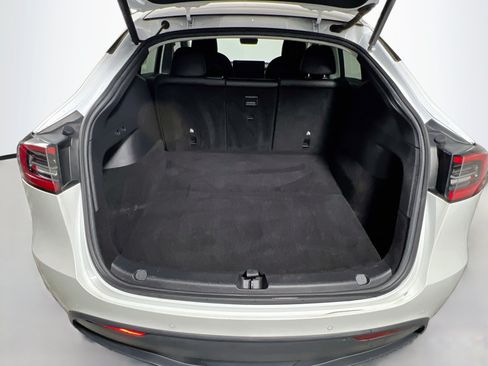 Used 2021 Tesla Model Y 2WD image 33