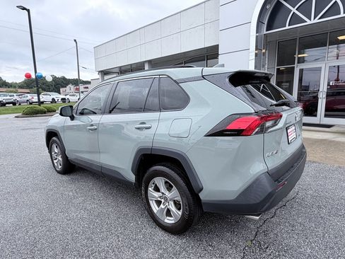 Used 2022 Toyota RAV4 XLE w/ Convenience Package FWD image 7